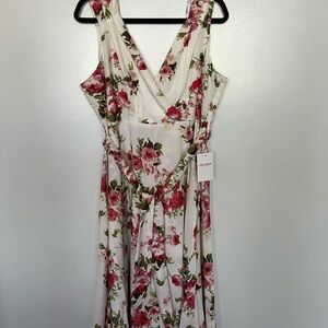 Floral V-Neck Women’s Dress in Cream and Pink